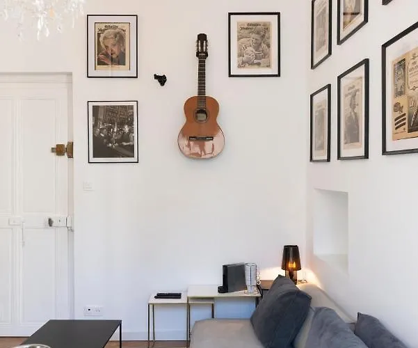 Le Precieux De Nicolas Нанси