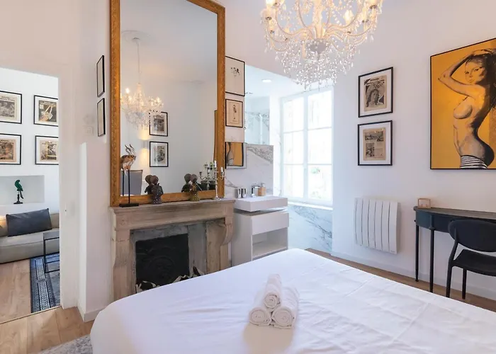 Le Precieux De Nicolas Нанси